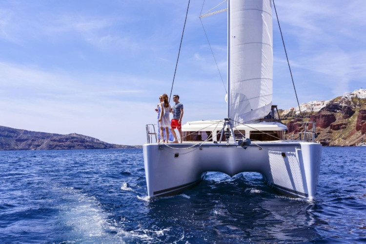 alquiler sin patron lagoon 380 rosessailing